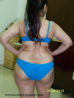 hottest Indian aunty bhuvana milf mallu Tight blue panty ass