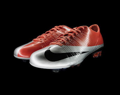   Soccer Shoes on Reebok Football Boots  Nike Football Boots 2011