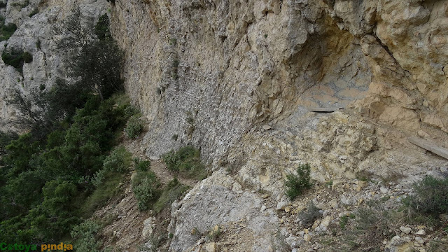 Ascensión a la Silla del Cid por la Ferrata Norte del Cid y regreso por la vía normal.