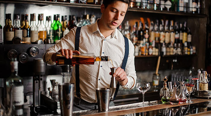 Imagen de un bartender