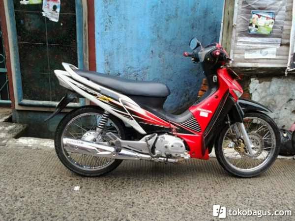 Honda motor Bagus  Honda X 125 Siap x 125  supra 2005 Bekas   Pakai tubeless ban untuk Standar Merah  Supra