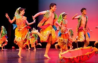 Navratri Garba in Traditional Dress