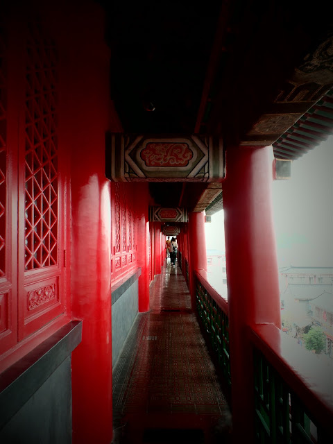 xi'an drum tower balcony corridor