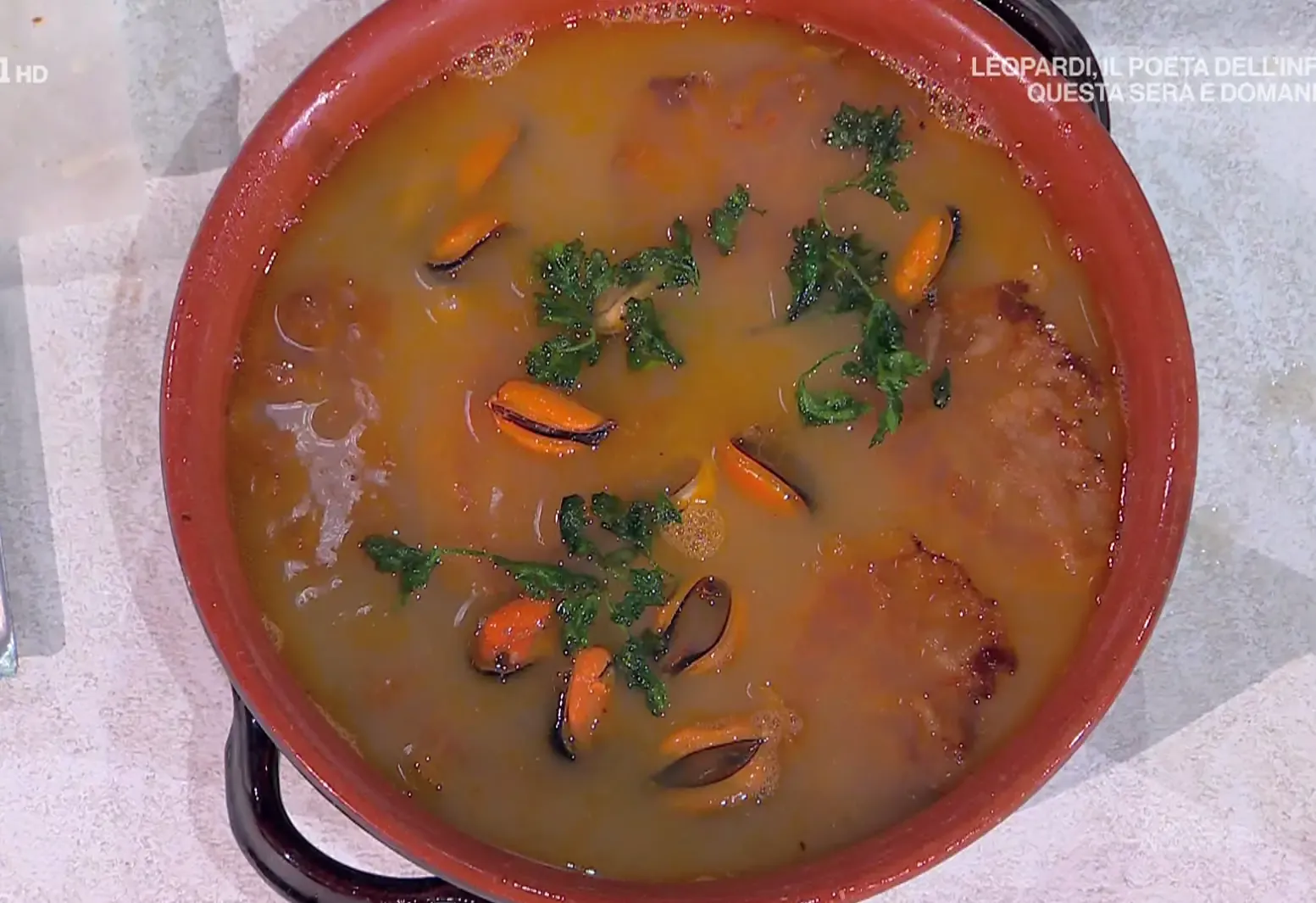 Zuppa di cannellini con cozze e guanciale