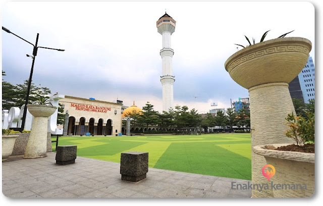 masjid raya bandung