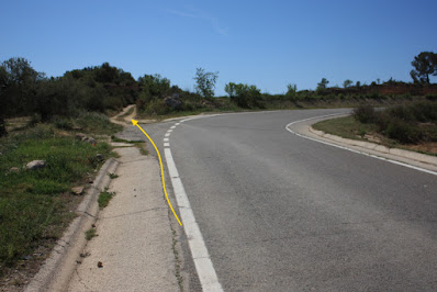 BANYERES DEL PENEDÈS CASTELL DE BANYERES - ERMITA DE LA MARE DE DÉU DELS ARQUETS - LLEGER - ERMITA SANT PONÇ; carretera TV-2122 als afores de Lleger i en direcció al Camí de l'Arboç a Lleger