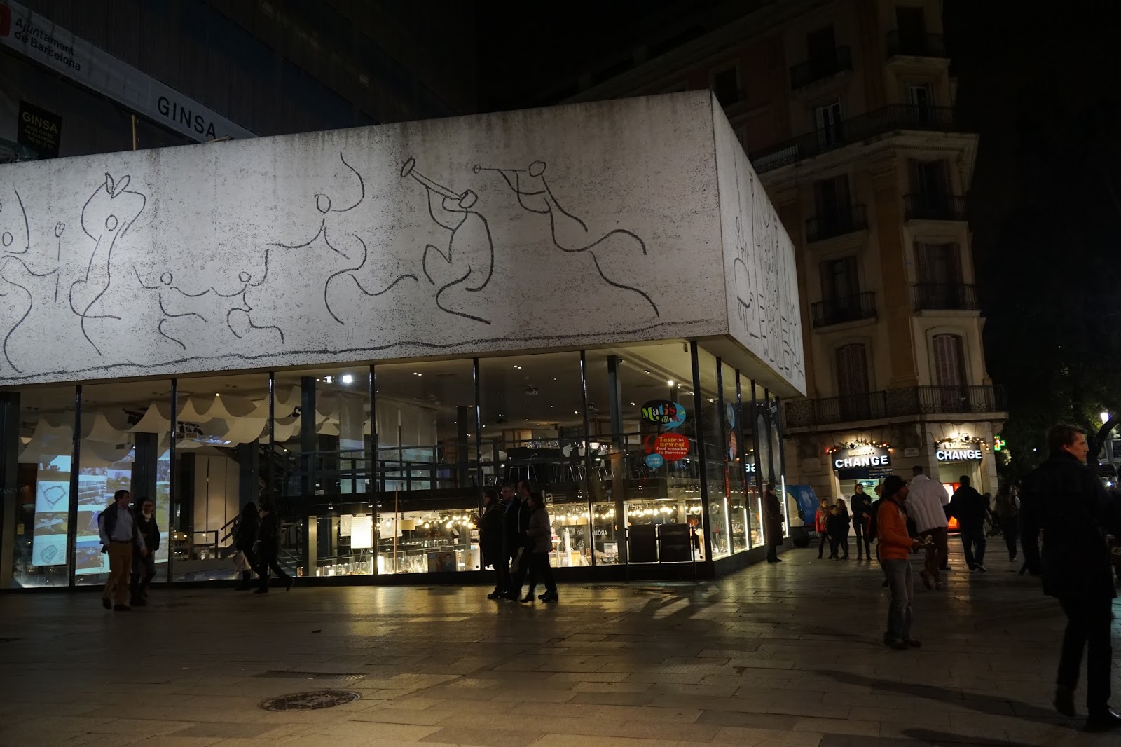 カタルーニャ建築家協会（ピカソの壁画）