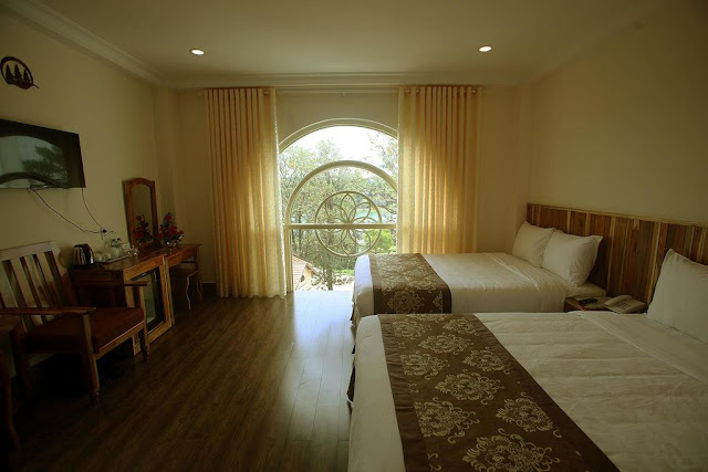 Phòng 4 Người Nhìn Hồ Xuân Hương - Khách Sạn Đà Lạt 2 Sao Giá Rẻ LAKE VIEW-2a