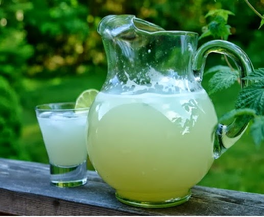 UNA VITAMINA PARA EL HIGADO: JUGO DE LIMON