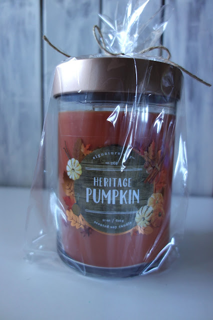 gift suggestions for overnight guests, candle