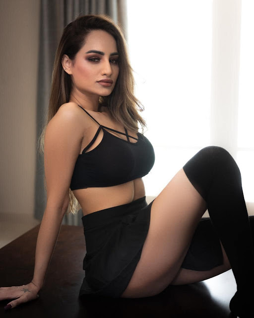 Indian Hot Model Latest Photoshoot Pics