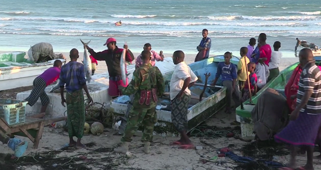 VIDEO:- AMISOM oo ku baashaalaysa xeebta Cadale