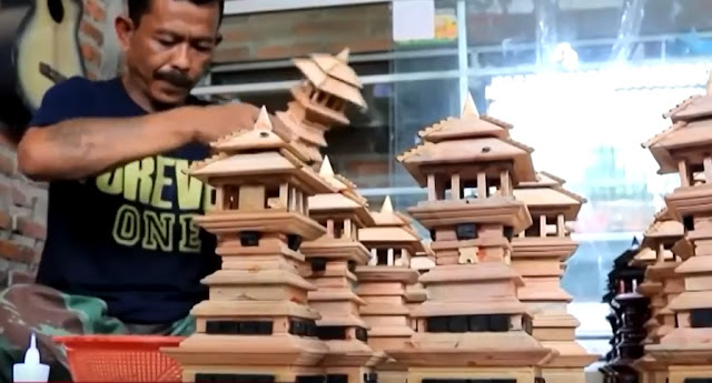 Miniatur Menara Kudus Haryanto