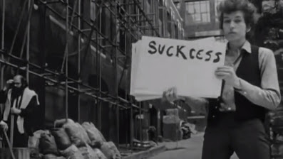 Desktop Wallpaper Bob Dylan in the famous "flashcard" clip for "Subterranean Homesick Blues."