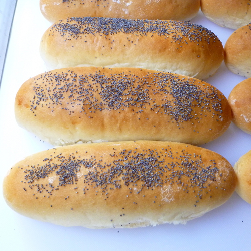 Cookistry: Poppy Seed Hot Dog Buns