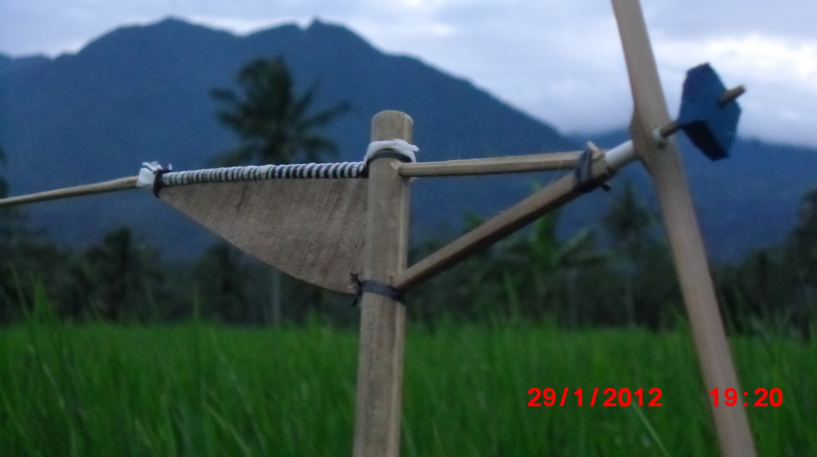 Catatan Khusna KOLECER KINCIR ANGIN TRADISIONAL Catatan Khusna KOLECER KINCIR ANGIN TRADISIONAL
