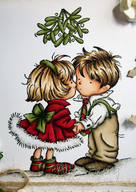 Mistletoe kisses in traditional colours with Kraft