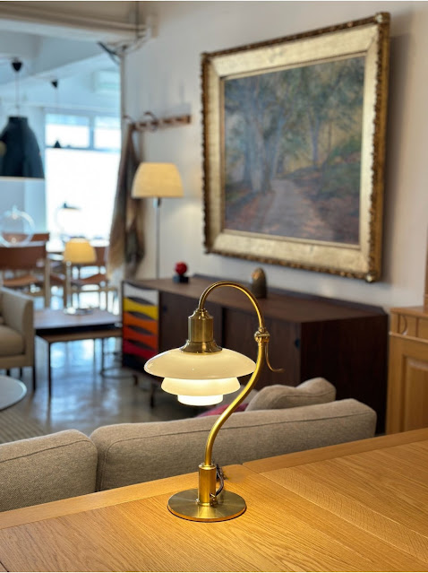 LOUIS POULSEN IN HONG KONG - SCANDINAVIAN DESIGN MID CENTURY MODERN DANISH MODERN LIGHTING