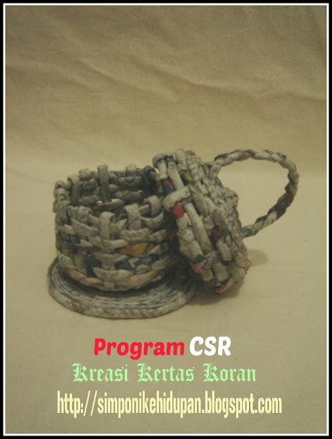 program csr (corporate social responsibility) kerajinan tangan kreasi kertas koran
