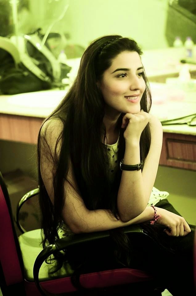 Hareem Farooq HD Wallpapers Free Download