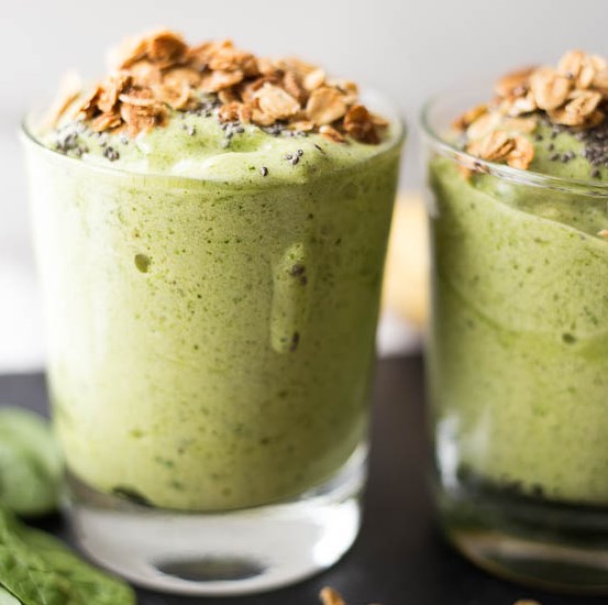 Ginger Banana Green Smoothie #drinks #healthydrink