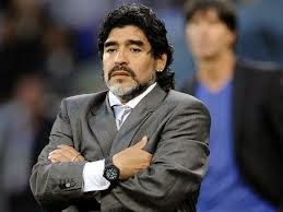 Maradona oo loo diiday inuu u hambaliyeeyo Suarez kaddib guushii Old Trafford 