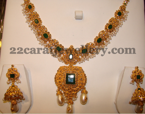 Pachi Set with Green Emeralds