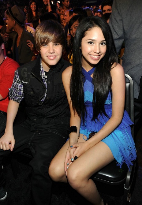 Justin Bieber on Jasmine V: "It was only a kiss"