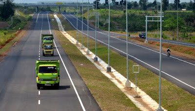 Kaitan Luas Dan Bentuk Wilayah Indonesia Dengan Pembangunan