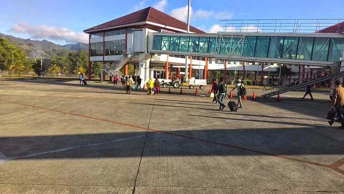 Bandara Pattimura Internasional Ambon