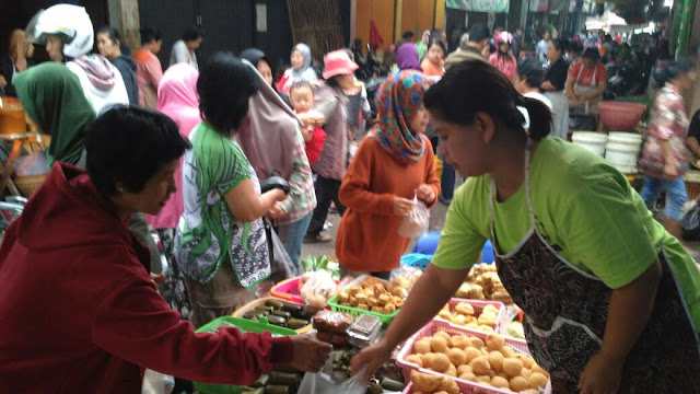 Berkunjung Ke Salatiga,Yuk Sambangi Aneka Snack Tradisional "D'YAM SNACK" di Pasar Raya I