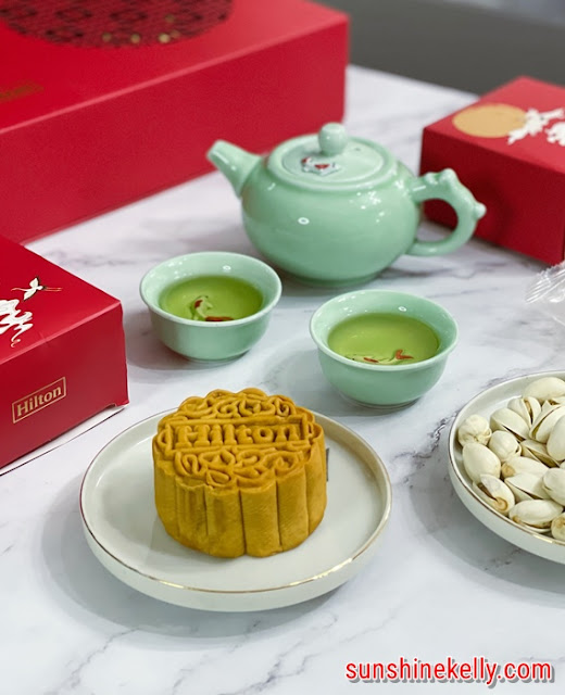 Oriental Treasures Mooncakes, Hilton Kuala Lumpur, Hilton Hotels, Mooncakes Review, traditional baked mooncakes, mooncakes, mid autumn, food