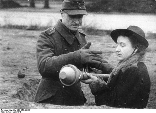 Panzerfaust, worldwartwo.filminspector.com