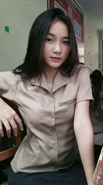 Nadia Bareng Ayah Tiri