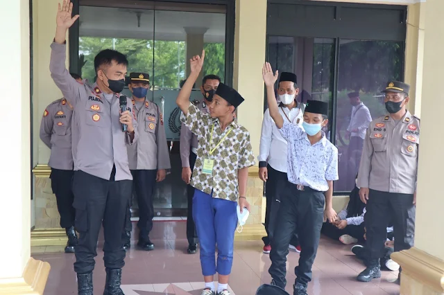 SMP Negeri 2 Karangjambu Kunjungi Polres Purbalingga, Ini Yang Dilakukan