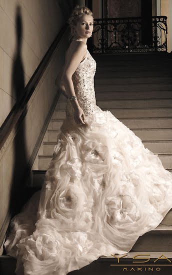 each year i scour the latest bridal couture for my favorite wedding gown of