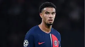 Warren Zaïre-Emery prolonge avec le PSG