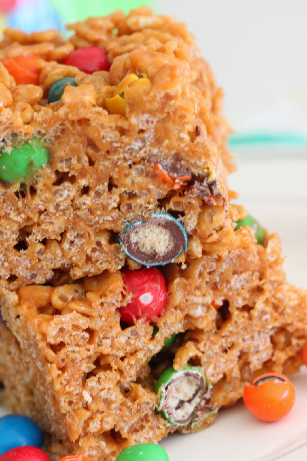 Dulce de Leche Rice Krispies with M&M's® Crispy | Tortillas and Honey