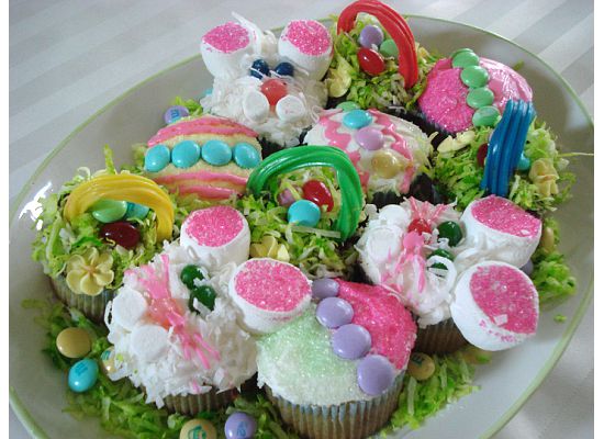 decorate cupcakes for easter. Since Easter was this