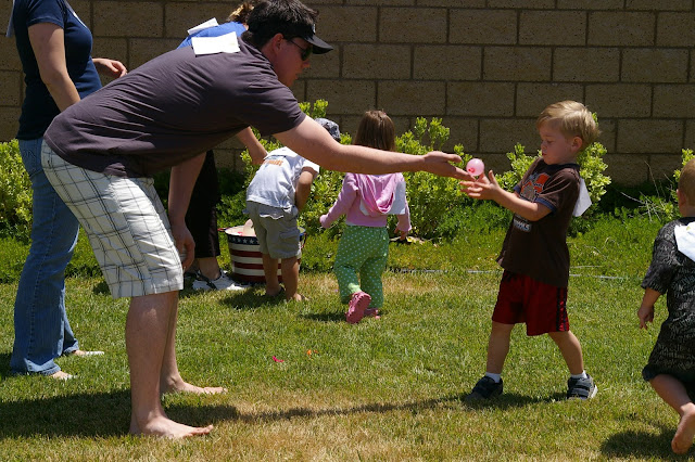 water balloon handoff