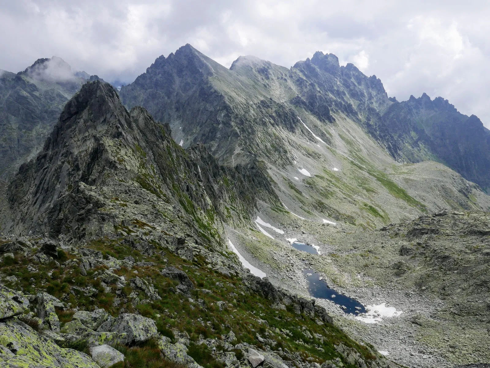 Opis Drogi Martina na Gerlach. Jak wejść na Gerlach? Czy wejście na gerlach jest trudne? Gerlach szczyt Tatr. Najwyższy szczyt Tatr. Gerlach drogą Martina. Gerlach Tatry. Gerlach droga. Gerlach na własną rękę. Gerlach trasa. Gerlach drogą Martina. Gerlach Martinovka. Gerlachovský štít. Gerlachovka. Korona Europy. Wysokie Tatry Gerlach. Słowacja Gerlach. Zadni Gerlach. Gerlach tatry wejście. Gerlach vysoke tatry. Gerlach góra. Gerlach szczyt. Gerlach opis szlaku. Tatry poza szlakiem. Tatry dla zaawansowanych. Gerlach latem. Ako na gerlachovský štít. cesta na gerlachovský štít. climb gerlachovský štít. climbing gerlachovský štít. gerlachovsky stit climbing routes. gerlachovsky stit martinova cesta. gerlachovsky stit martinovka. gerlachovsky stit obrazky. gerlachovsky stit turistika. gerlachovsky stit vystup. gerlachovsky stit vystup bez sprievodcu. gerlachovsky stit without guide.  gerlach czas wejścia. gerlach drogi wejścia. gerlach góra wejście. gerlach jak wejść. gerlach opis wejścia. gerlach szczyt wejscie. gerlach słowacja wejście. gerlach tatry wejście. gerlach wejście bez przewodnika. gerlach wejście na szczyt. gerlach wejście trudność.