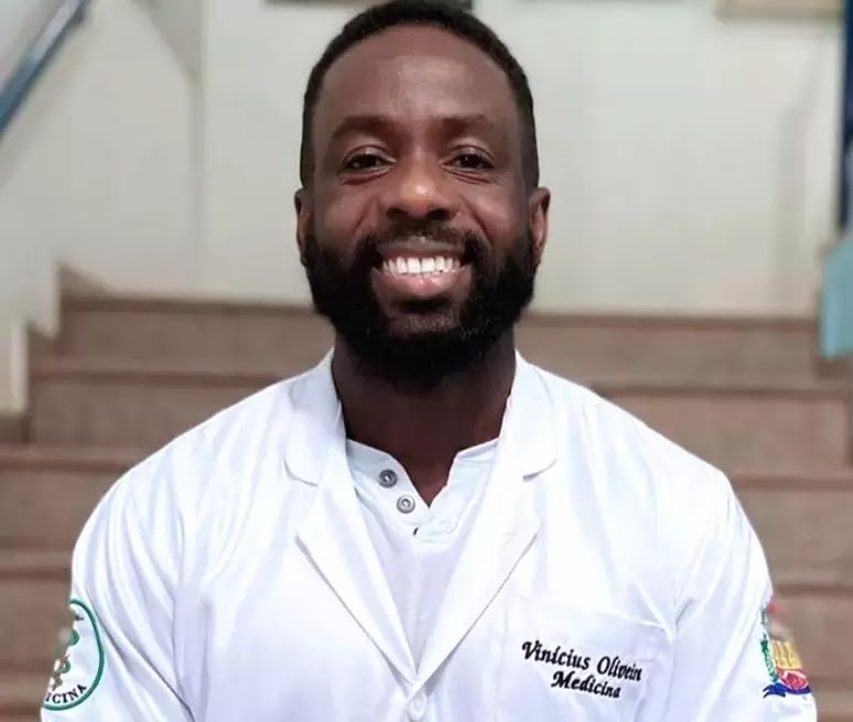 Criado em comunidade no Rio, filho de doméstica foi aprovado em medicina aos 34 anos