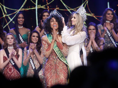 Miss Santana Crowned at the event