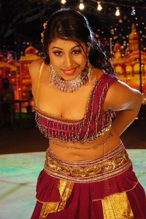 latisha item girl hot images