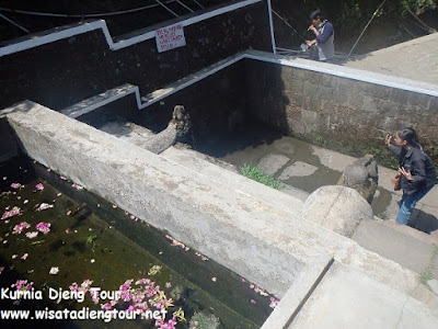 kolam air jernih di tuk bimo lukar