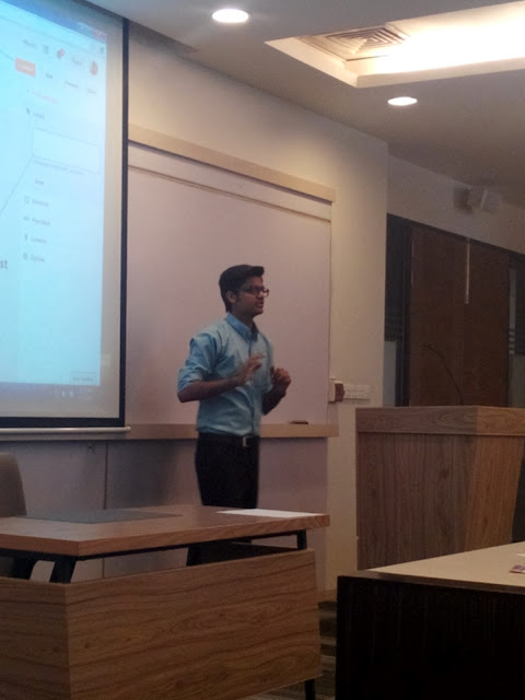Syed Faizan Ali Explaining how to use blogger