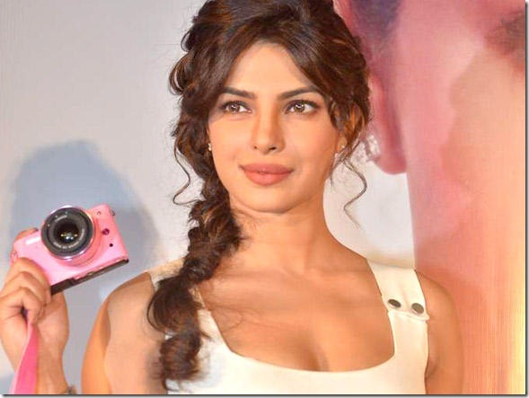 Priyanka Chopra Hot Pics at Cam Launch 2