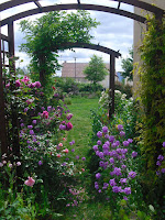 L'allée fleurie