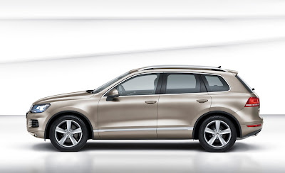 2011 Volkswagen Touareg Side View