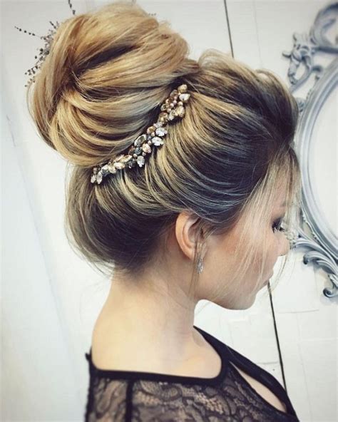 Beautiful Perfect Hairstyle For Your Prom Night